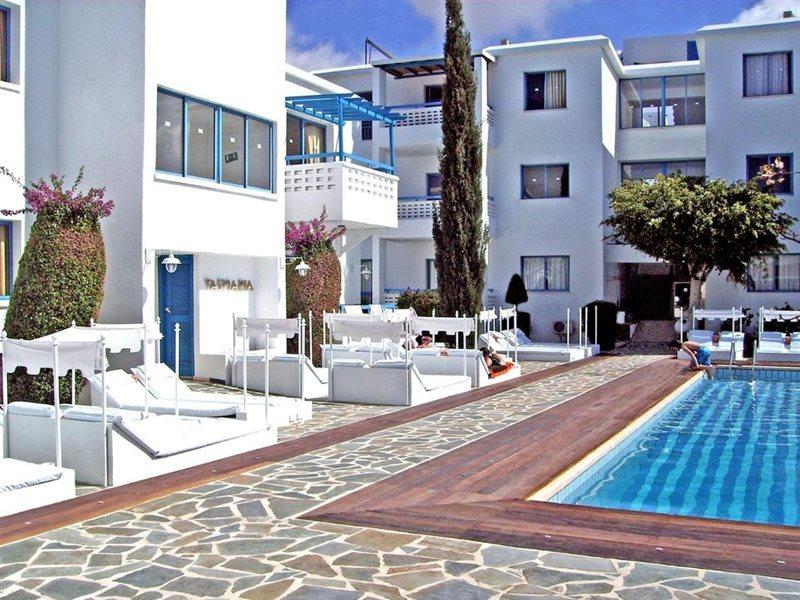 Tasmaria Aparthotel Paphos ภายนอก รูปภาพ