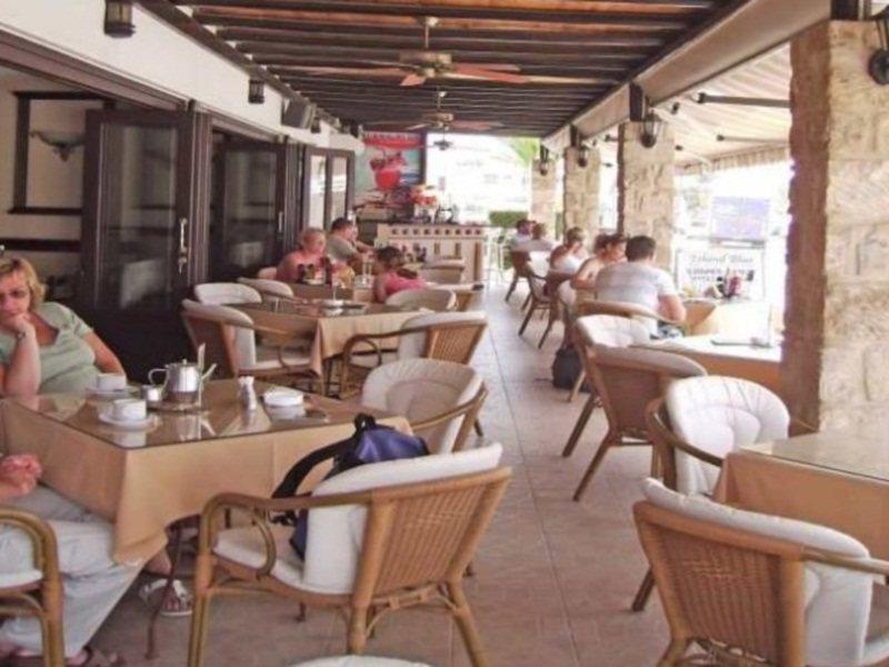 Tasmaria Aparthotel Paphos ภายนอก รูปภาพ