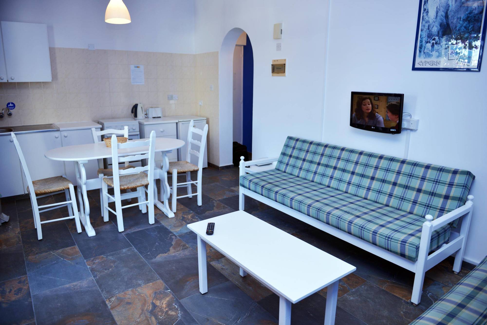 Tasmaria Aparthotel Paphos ภายนอก รูปภาพ